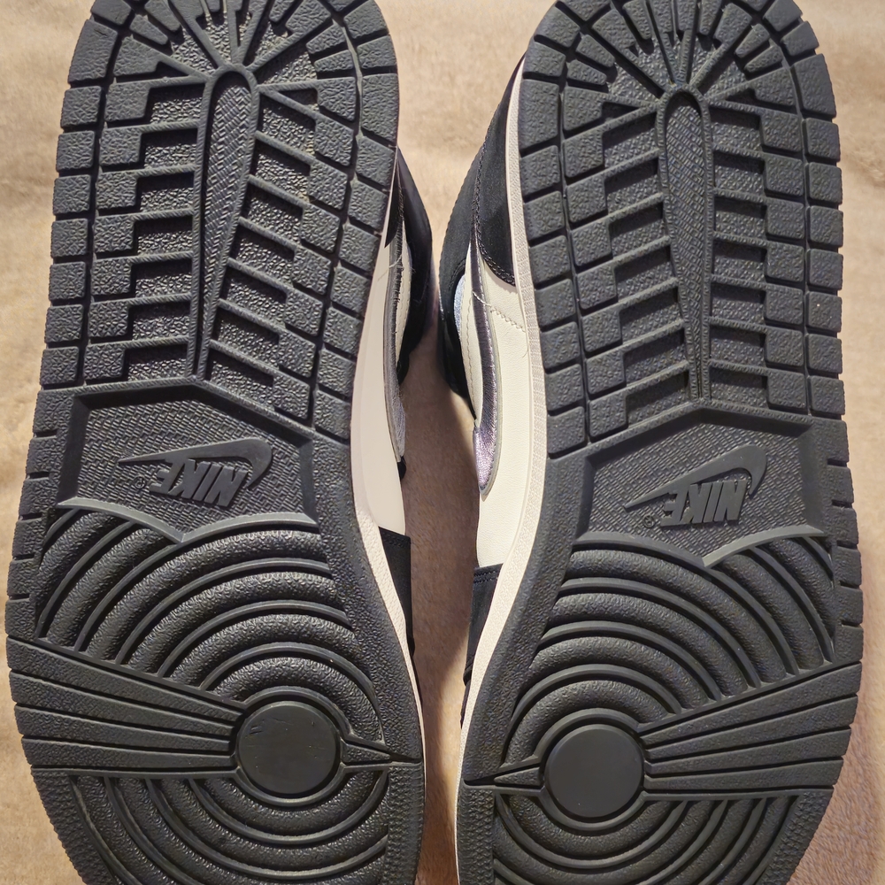 Jordan 1 Mid SE Satin Smoke Grey - Picture 5 of 5